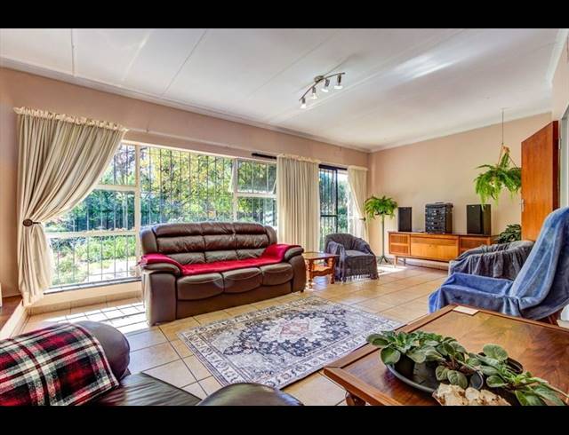 3 BEDROOM FREESTANDING FOR SALE IN BIRCHLEIGH